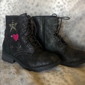 NWOT Steve Madden Girl’s Combat Embroidered Boots